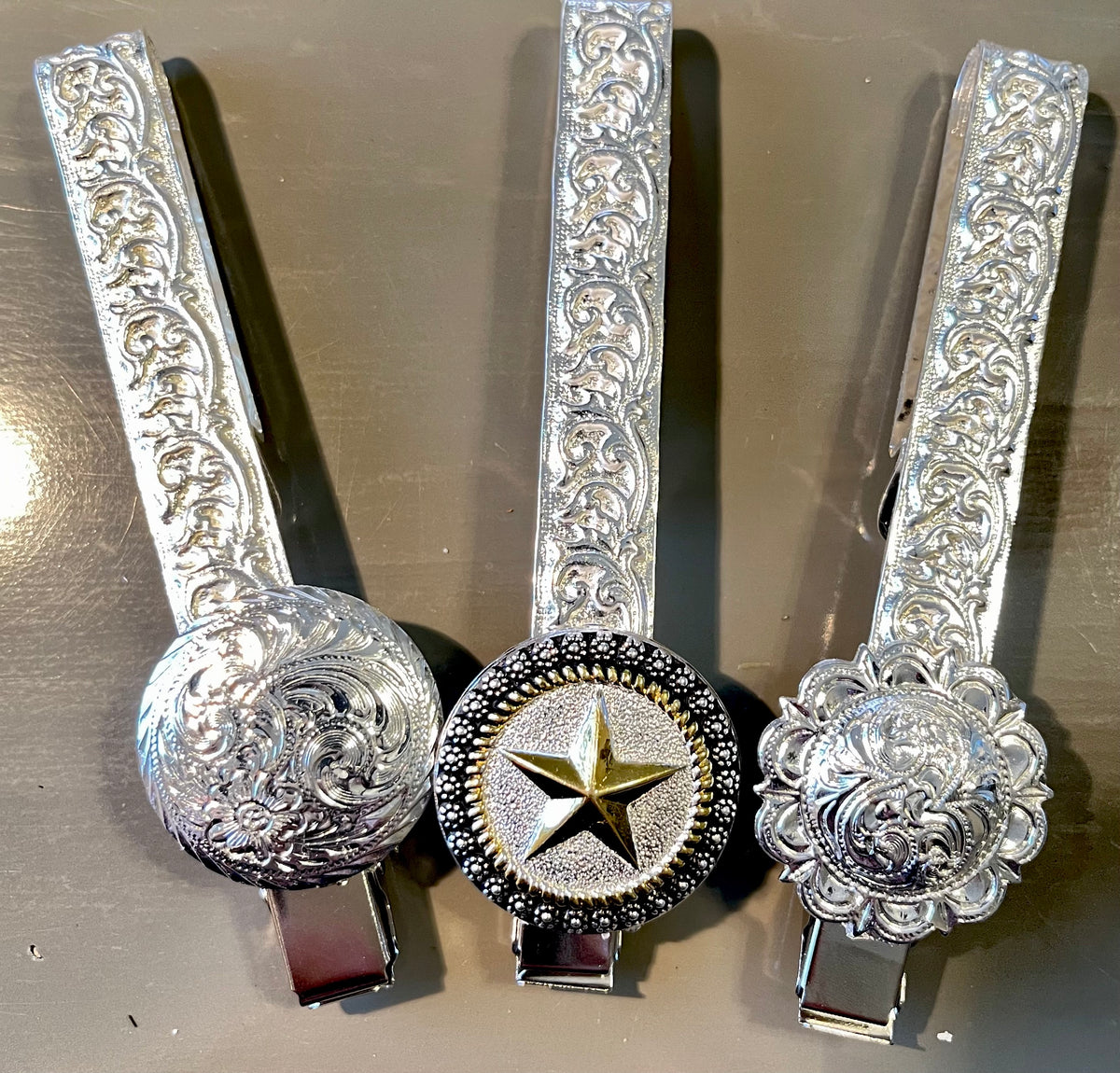 Collar Number Clip